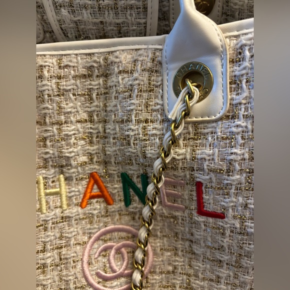 Designer inspired tweed handbag with attached zippered pouch - Picture 6 of 16